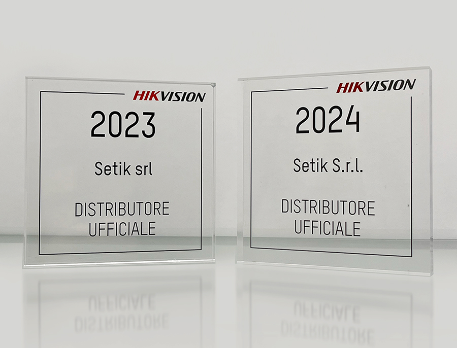 Targa Hikvision