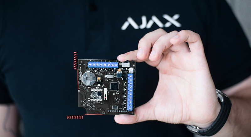 Modulo per integrazione di sensori Ajax in sistemi cablati